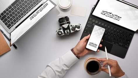 فایل لایه باز موکاپ فارسی موبایل و لپ تاپ از نمای بالا
